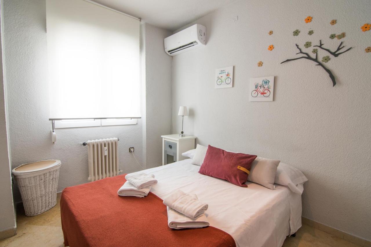 Lope De Vega Apartment Granada Bagian luar foto